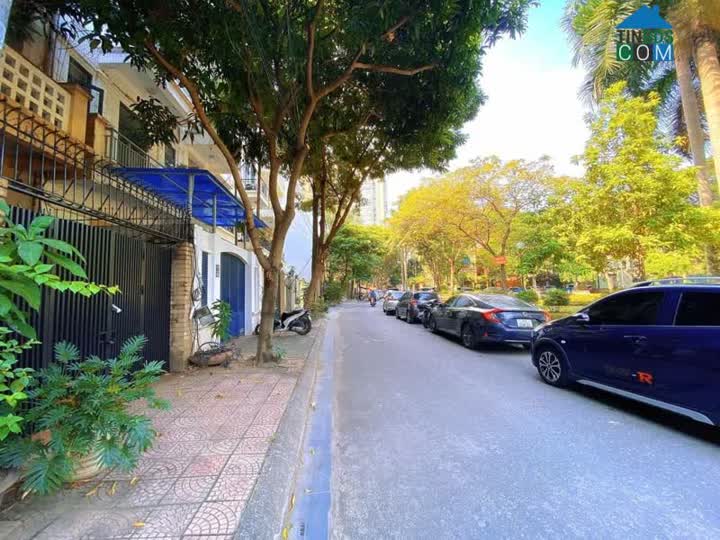 Ảnh Cần bán nhà gấp tại Hoàng Quốc Việt Hà Nội cạnh Mặt phố, vỉa hè khủng, DT100m2 6 tầng, chỉ 23 tỷ... 0