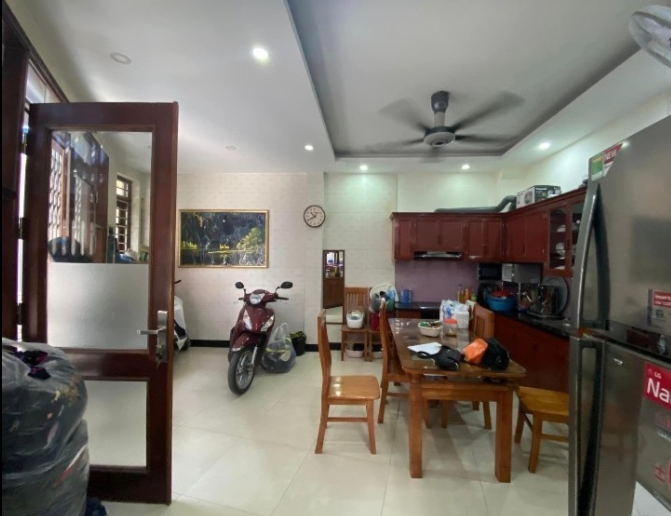 Ảnh Bán Nhà Bùi Xương Trạch 35M2 5T MT 6M 4.75 Tỷ Lô Góc Ngõ Thông Cách Phố 50M 0