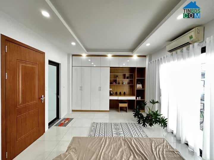 Ảnh Đẹp lung linh, full nội thất, 2 thoáng, cách phố 40m bán nhà Nguyễn Lương Bằng 0