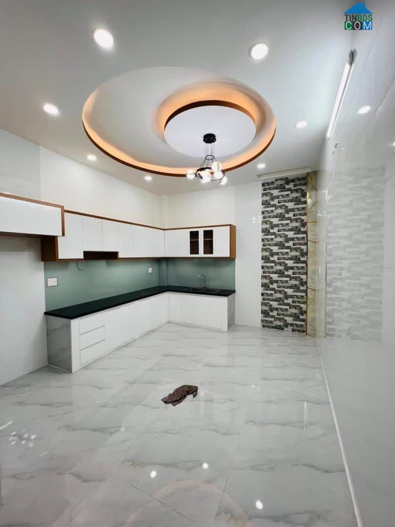 Ảnh Bán nhà vị trí cực đẹp, hẻm thông xe hơi đường Nguyễn Văn Khối, Phường 11 0