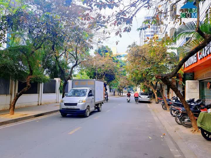 Ảnh Nhà Đẹp Phố Hoàng Cầu - Thang Máy Hiện Đại - Vỉa Hè 2 Bên Rộng. 65M X 7t. Giá 26 Tỷ 0