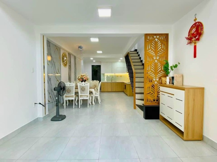 Ảnh Quang Trung - Gò Vấp, 4m x 11m, 4 tầng lầu, sát mặt tiền nhỉnh 4 tỷ 0