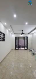 Bán nhà Lệ Mật, Long Biên 40m2, 5 tầng 4 ngủ, MT 4.5m, giá 5 tỷ 500tr