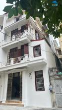 #Việt hưng - Nhà đẹp long lanh - full nội thất sịn sò
 Ô tô đỗ cổng - i Giá chỉ hơn 4.8 tỉ