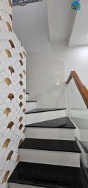 Bán nhà mới vào ở liền hẻm Lạc Long Quân Q. 11