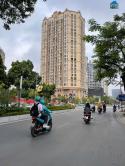 Nhà cũ bán đất - Lô góc - Lạc Long Quân - 432m2 x MT 17m - Oto 2 chiều 10m ra phố
