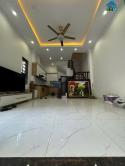 Bán Nhà Ngọc Lâm 40m2* 5 Tầng* 7.9 Tỷ, Lô Góc, Ô Tô Đỗ Cửa.