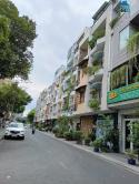 Mặt Tiền Kinh Doanh 
ngang 5.5 Dài 8.5 - 3 Tấm 
trung Tâm Q4