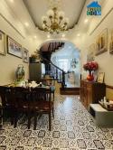Cho thuê nhà nguyên căn ngõ 15 Phương Mai ở gia đình, 5 tầng, 40m2, 5 ngủ