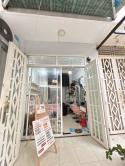 Do em đổi mặt bằng lớn hơn nên cần sang nhanh lại mặt bằng ở Phú Nhuận