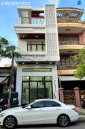 Cần bán căn nhà mặt tiền đường Nguyễn Phan Vinh. Sơn trà . Tuyến đường kinh doanh buôn bán