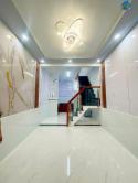 Sát Mặt Tiền Hoàng Diệu 
trung Tâm Q4 
diện Tích SD 84 M2
có 4 Tỷ