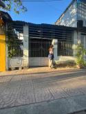 Bán đất tặng nhà cũ mặt tiền đường Phùng Hưng, Phước Long Nha Trang dt 104m2 Giá 7 tỷ 950 ( tl )...