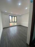 NHÀ MỚI Quan Nhân - NGÕ NÔNG - THANG MÁY DT 32m2 6 tầng MT 4.3m Giá 9.1 tỷ
