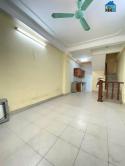 Cho thuê nhà nguyên căn ngõ 165 Giáp Bát, 5 tầng x 38m2, 3 ngủ, 4 WC, 11 Triệu ở sinh viên, gđ...