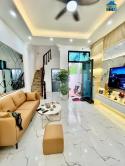 Nhà Đường Hoàng Mai Oto Qua Ngõ 39M Chỉ Nhỉnh 5** Tỷ