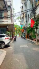 Bán nhà Nguyên Hồng-Đống Đa, 70m2 x 4T, phân lô VIP, có vỉa hè, ô tô qua lại. Giá 28,5 tỷ