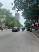 Nhà Mặt phố Lô góc Đường đôi Nguyễn Phong Sắc. 6Tầng kinh doanh ** 10.x tỷ **