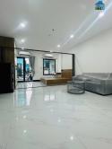 Bán Toà Nhà 8 tầng thang máy, Nguyễn Khánh Toàn - Ô tô đỗ cửa - 90m x mt 5m