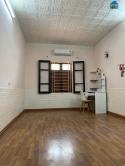 Cho thuê nhà Tập thể Nguyên Hồng, 75m2, 3 ngủ, 2 vê sinh, 9 Triệu
