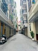 240tr/m2 - Siêu Hiếm - Bán Nhà Phố Linh Lang Gần Đội Cấn - 30M2 - Ô Tô Đỗ Cửa Qua Nhà
