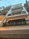 Vị Trí Vip- Bán Nhà Mặt Phố Trúc Bạch- View Mặt Hồ 100M2 - 5 Tầng - 4M Mặt Tiền - 56.5 Tỷ