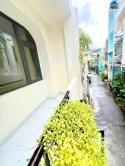 Bán nhà Q10, thông CMT8, oto trong nhà, 44M2, cao 2 tầng 2 phòng: Nhỉnh 6 Tỷ.