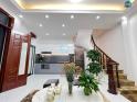 Bán căn nhà cuối cùng tại Bồ Đề, 38 m x4 tầng, 2 mặt thoáng, Giá 5.35 tỷ chủ thiện chí