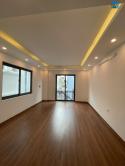 Bán nhà mới Việt Hưng vài bước ra ô tô tránh - 5 tầng DT 50m2 gần BigC, cầu Trần Hưng Đạo 5.8 tỷ