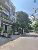 Mặt tiền 90m2 - giá 14.2 tỷ - ngay chợ Phú Thuận - Cao Thị Chính, Q7