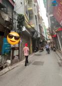Phố Cầu Giấy, Nhà 4T Đẹp Dân Xây, Gần Hồ, Ô Tô Đỗ Gần - 50m2, 11.6 Tỷ