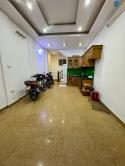 Cho thuê nhà nguyên căn tại đường Cầu Giấy phường Quan Hoa 33m x 5T giá 12 triệu