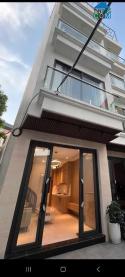 Bán nhà ngõ 71 Việt Hưng 31m x 5T lô góc, mới tinh như hình, oto đỗ cổng. LH 0936123469