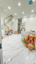 Nhà hẻm ô tô Quận 7 – Sổ hồng riêng, giá tốt chỉ 7,5 tỷ!