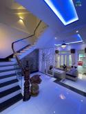Bán Nhà 4 tầng mặt tiền đường Nguyễn Thị Minh Khai - TTTP NHA TRANG Có Thang Máy DT: 91.6m2 -...