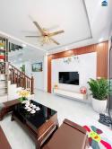 Bán nhà Hoàng Hoa Thám ngõ ô tô thông, gần phố, 44m² x 5 tầng hơn 14 tỷ