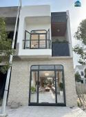 Bán nhà 2 tầng nằm cổng sau KCN Nam Tân Uyên - 590tr nhận nhà ở ngay
