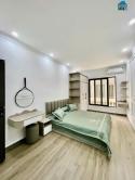 Bán nhà ngõ 279 Đội Cấn, DT 28m, 5 tầng, MT 3.2m, giá 7.85 tỷ.