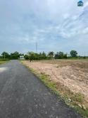 Bán đất chính chủ gửi 100m2 tại mặt tiền đường Ba sa. Ngay quán cơm Phương giá 900 triệu.
