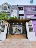 Bán Nhà Kđt 5 Sao Cách Chợ Bình Chánh Chỉ 2KM (5,5 X 15) Chỉ 4.5 Tỷ. Lh:0908815596