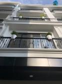 Cần bán gấp nhà Phố Trạm, 52 m2, 5T, MT 4 m, giá chỉ nhĩnh 7 tỷ.