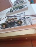 Bán nhà Lạc Long Quân-Cầu Giấy 45m2-hơn 5 tỷ- ô tô qua nhà-cực gần phố-yên tĩnh