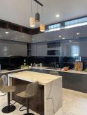 Bán gấp nhà P.17 khu biệt thự vip, 4,5 x 16m, 3 lầu, giá đầu tư 5,2T