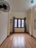 Bán nhà Cát Linh 26m, Đống Đa, nhà đẹp ở ngay, cách ô tô vài bước. Giá 2,5 tỷ